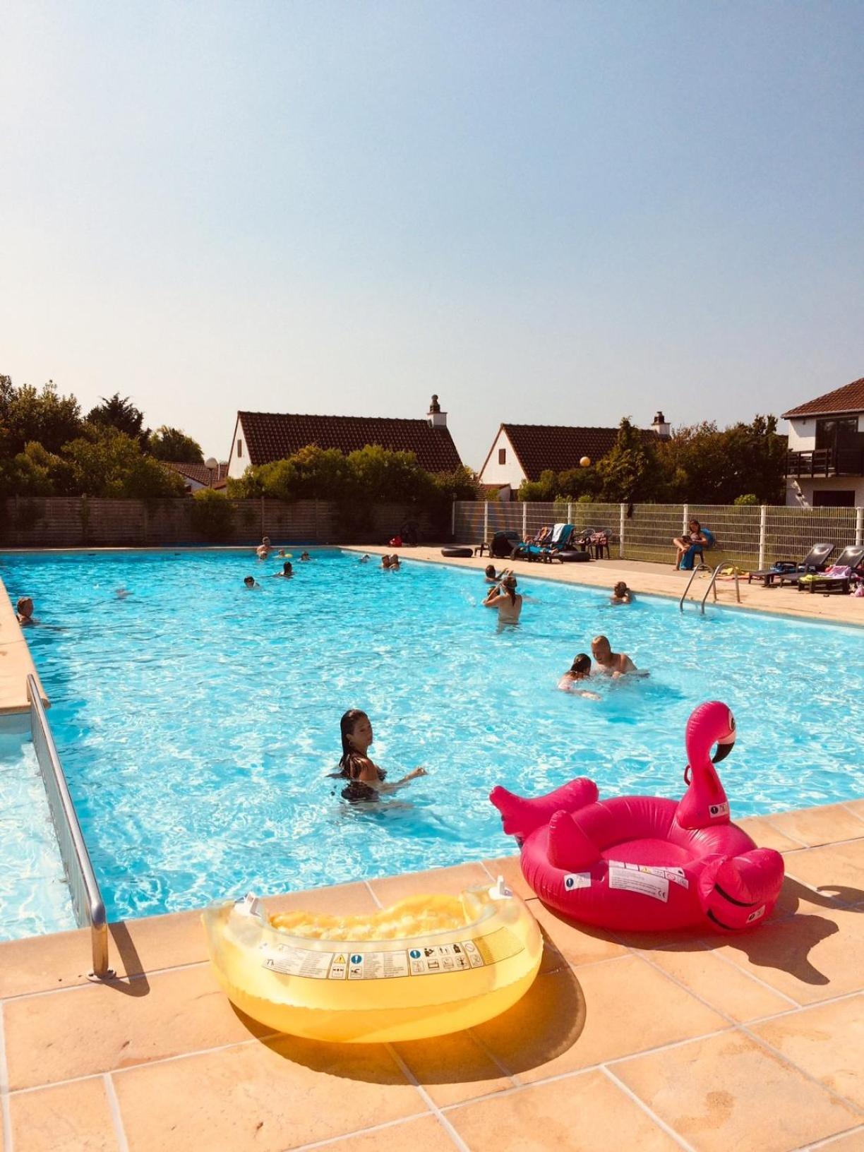 Zeepark Zeewind Hotell Bredene Exteriör bild
