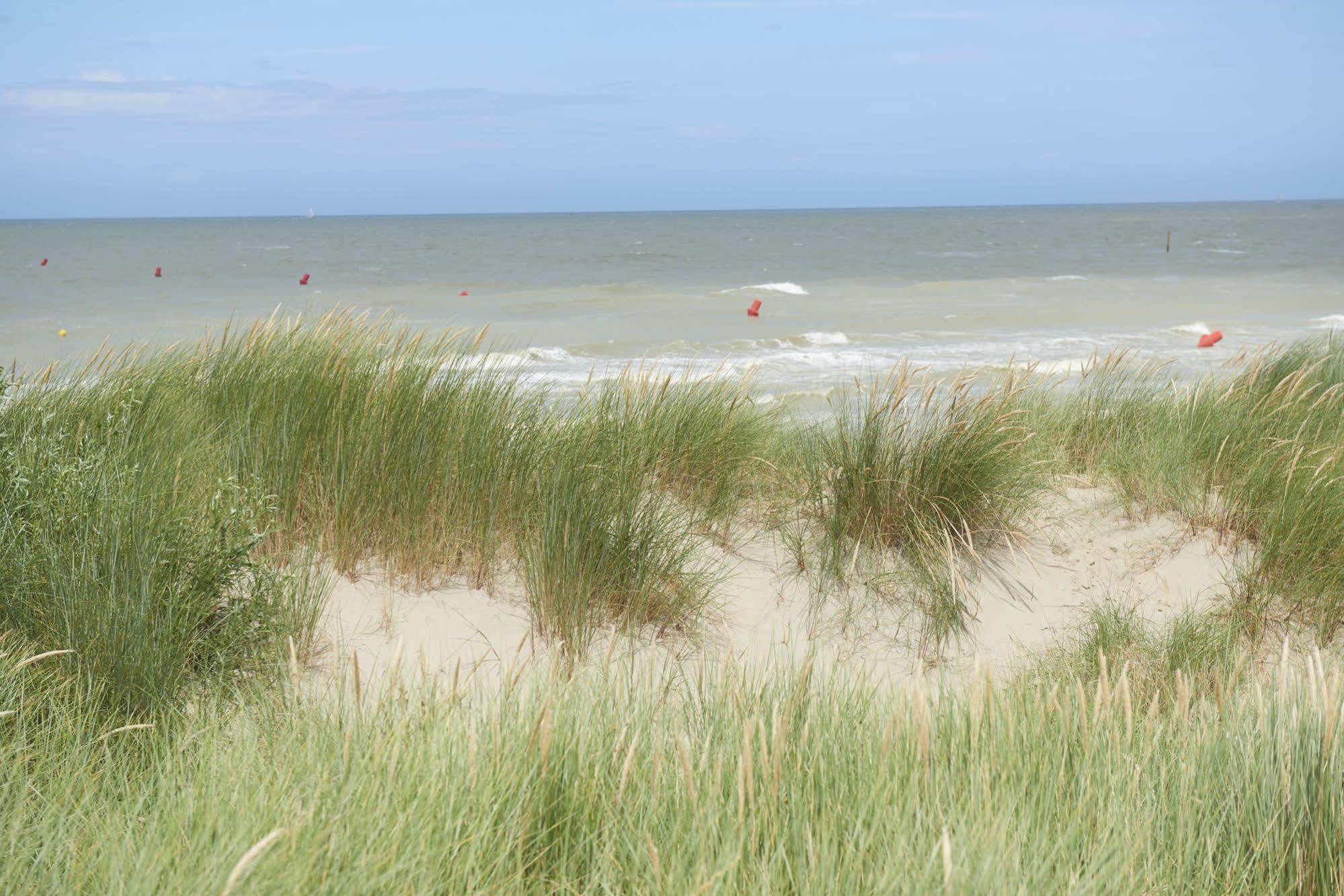Zeepark Zeewind Hotell Bredene Exteriör bild