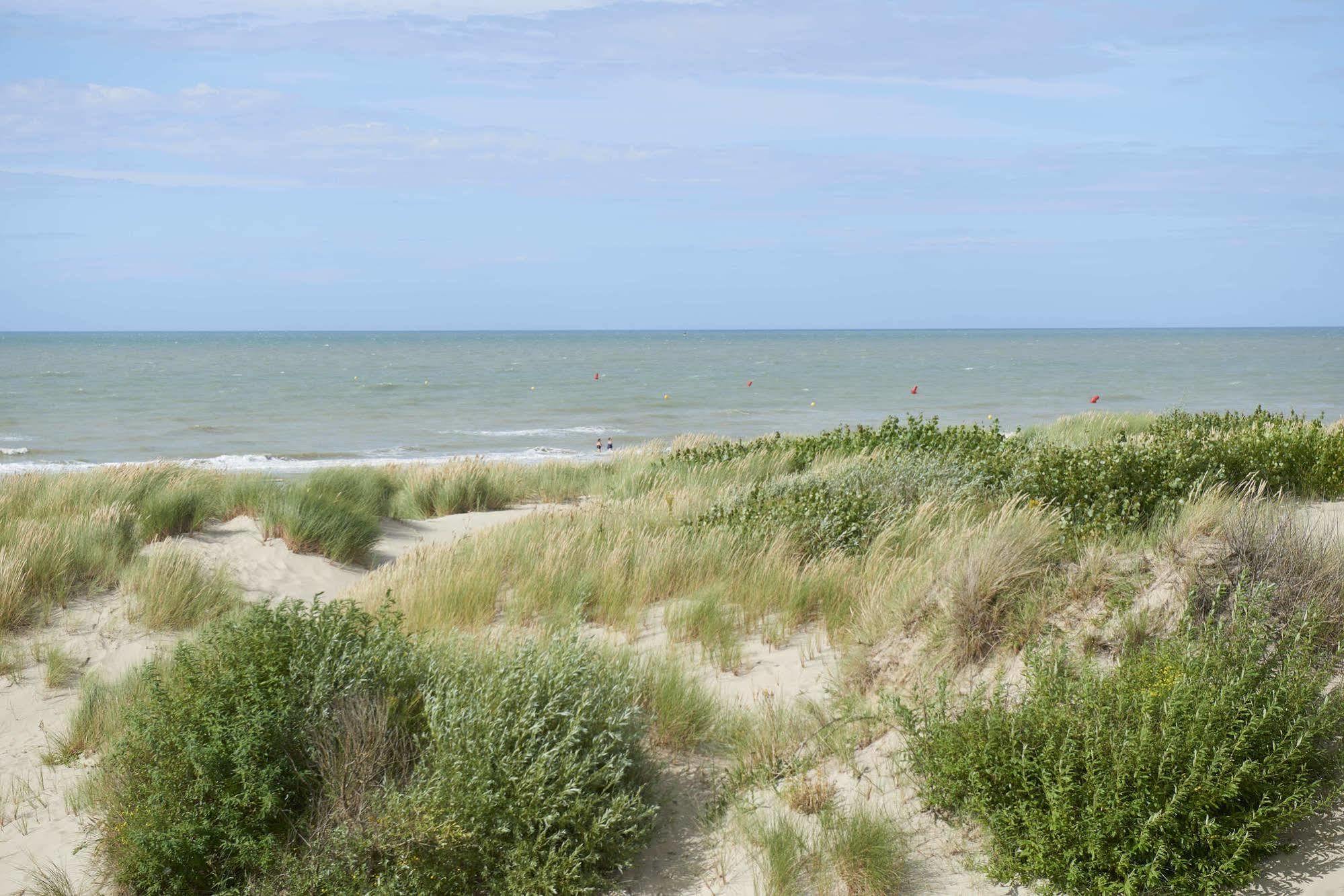 Zeepark Zeewind Hotell Bredene Exteriör bild
